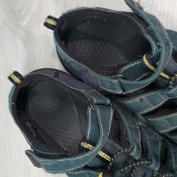 Keen Outdoor Big Kids Youth Sandals Shoes Waterproof Hiking Comfort sz 3 - Picture 10 of 12